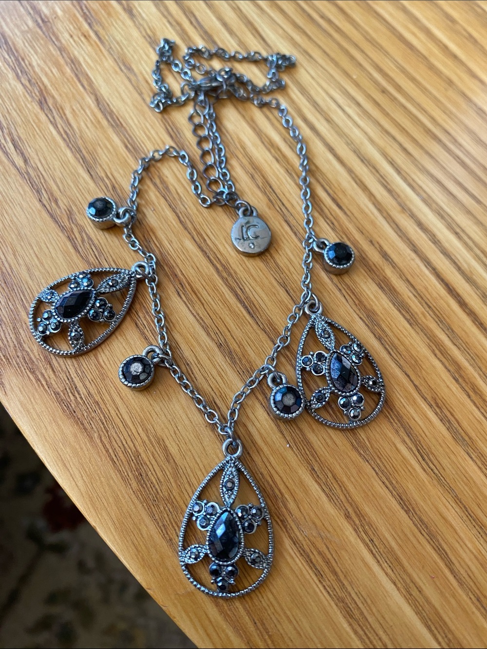 Liz Claiborne Silver-Tone Black Teardrop Filigree Necklace